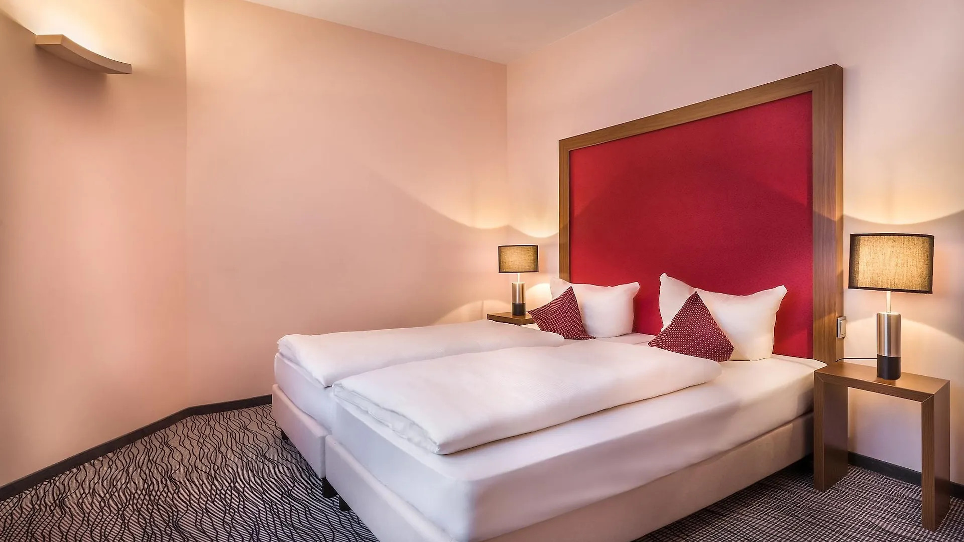Scope Hotel Dresden Airport ألمانيا