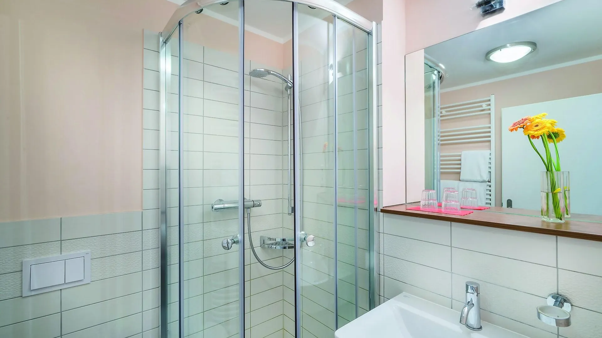 Scope Hotel Dresden Airport ألمانيا